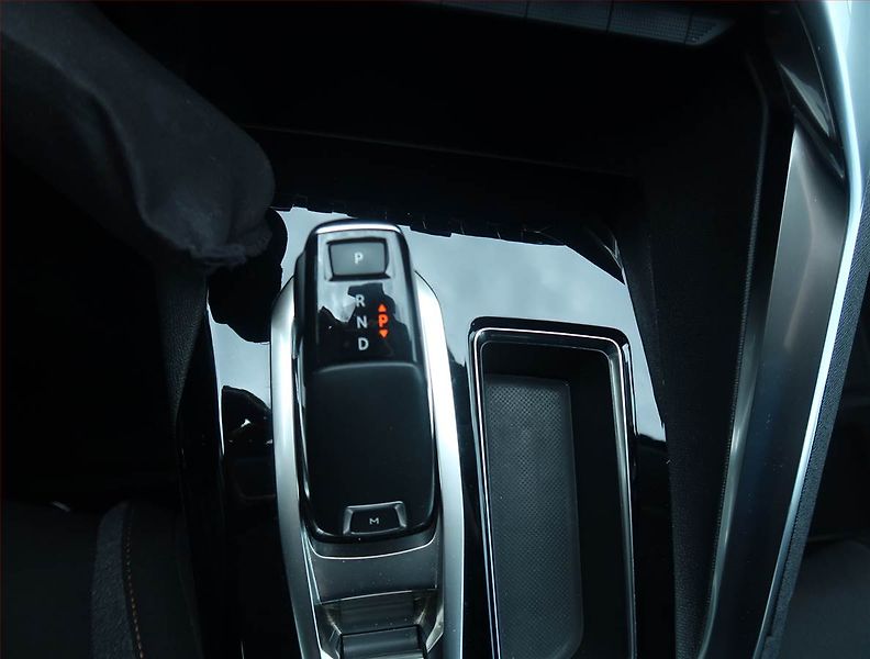 Peugeot 5008 (2020) Active PureTech 130, Automat - fotka 13 z 19