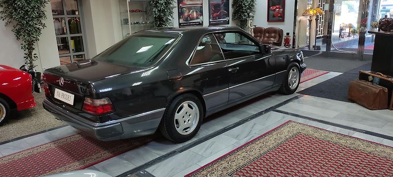 Mercedes-Benz 124 (1994) 320 kupé - fotka 3 z 18