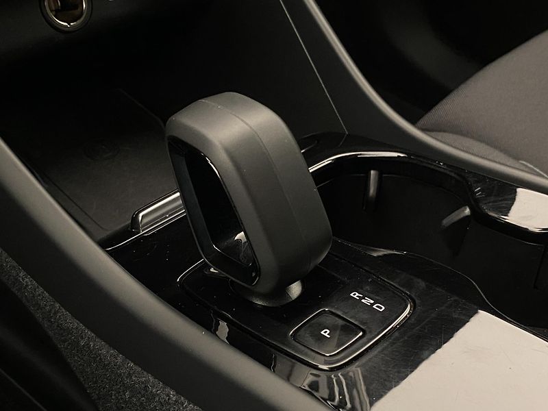 Volvo XC40 PURE ELECTRIC RECHARGE PLUS - fotka 27 z 55