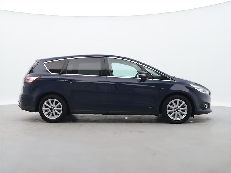 Ford S-MAX 2.0 D 132KW AWD AUTOMAT - fotka 6 z 23