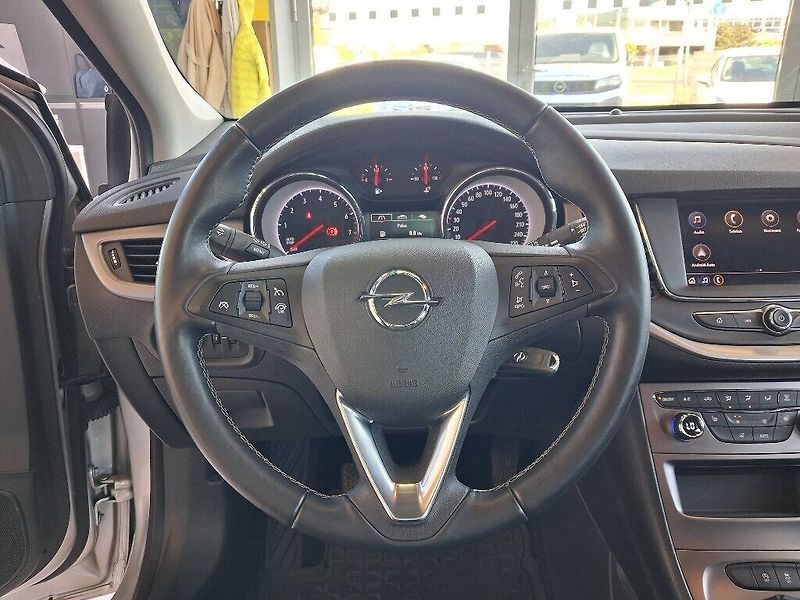 Opel Astra 1.2T 81kW 2021 - fotka 11 z 15