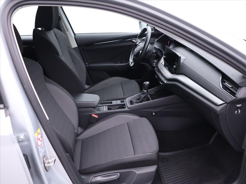 Škoda Octavia 2,0 TDI 85kW Ambition CZ DPH - fotka 11 z 31