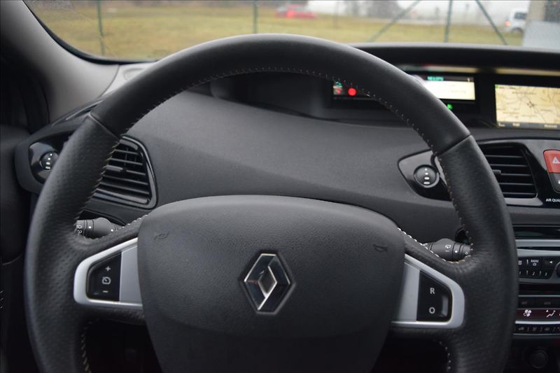 Renault Scénic 1,9 DCI 96KW TAŽNÉ NAVI KAMERA - fotka 42 z 57