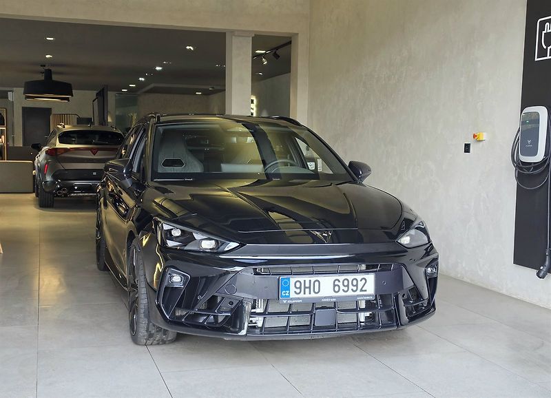 Cupra Leon (2026) SP VZ 2.0 TSI 333k DSG 4WD - fotka 3 z 15