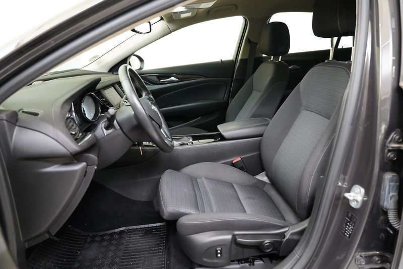 Opel Insignia - fotka 11 z 23
