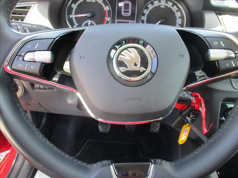 Škoda Fabia 1,0 TSI, klima,servis,DPH,CZ, - fotka 15 z 21