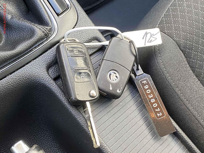 Škoda Superb (2015) 2.0 TDi, Ambition, bixen, - fotka 17 z 18