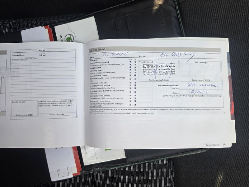 Škoda Octavia 2.0 TDI 4x4 Xenon  - fotka 25 z 28
