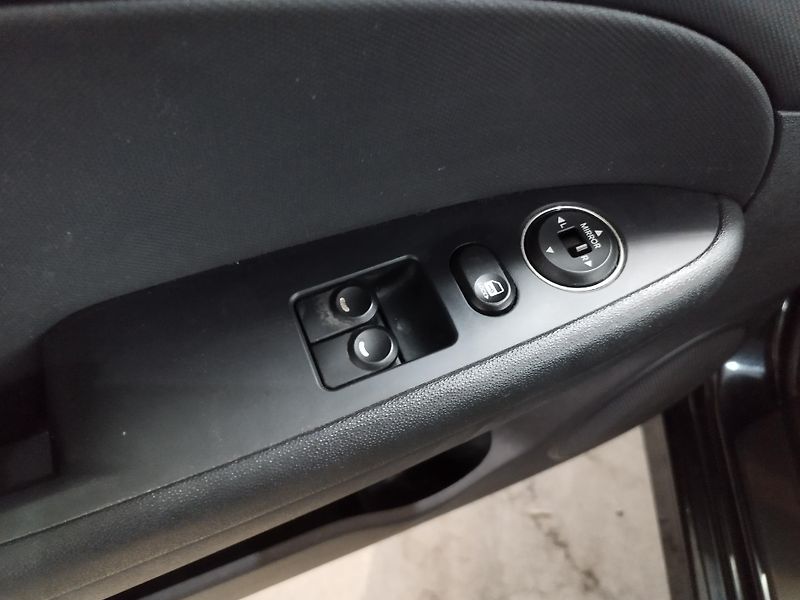 Hyundai i30 (2011) 1,6I,93KW,AUTOMAT,ALU,naj.63t - fotka 19 z 27