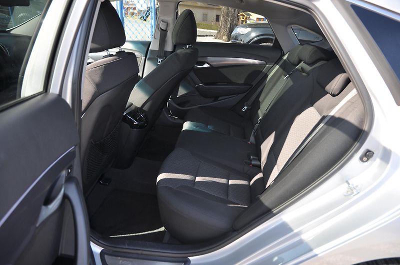 Hyundai i40 2.0GDi 131kW Automat - fotka 7 z 19