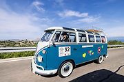 Druhá jízda Oldtimer Expressu mířila z Prahy do řeckých Atén. Volkswagen Transporter Bus na trase.