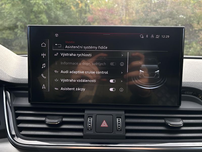 Audi Q5 (2021) 50TFSIe SLine PANO NOV BATERIE - fotka 24 z 38