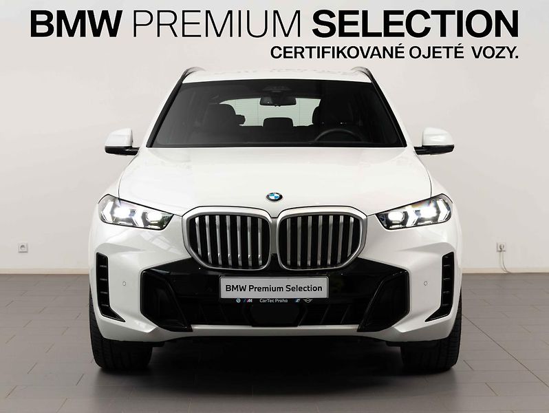 BMW X5 xDrive40i - fotka 2 z 23