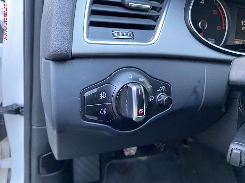 Audi A4 (2014) 2.0 TDi, Ambiente, bixen - fotka 15 z 17