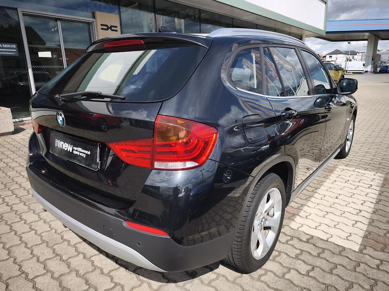BMW X1 2011 ČR 2.0d 150kW 2.MAJITEL - fotka 5 z 34