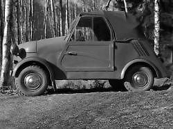 SMZ S-3A poháněl slabý dvoutaktní motor z motocyklu.