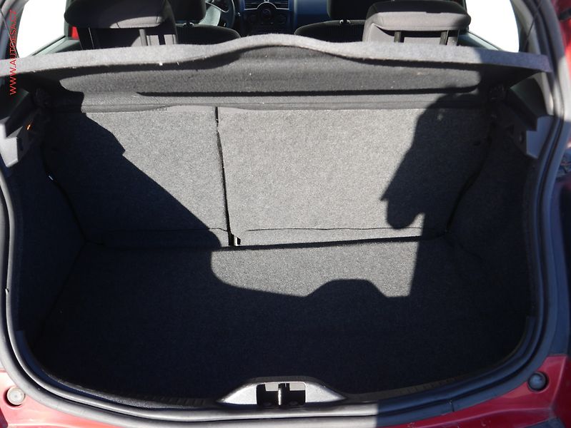Renault Mégane (2003) 1.4 i, AC - fotka 8 z 14