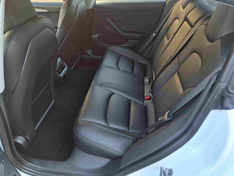 Tesla Model 3 AWD Long Range  19ALU  SOH-91% - fotka 10 z 16