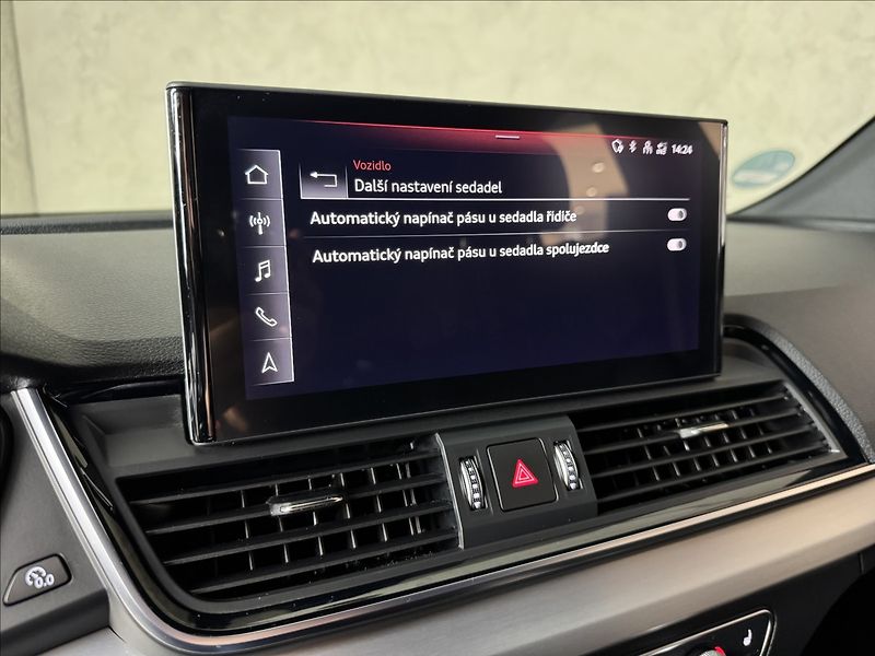 Audi Q5 2,0 TDi  Quattro S-Line Assist - fotka 34 z 50