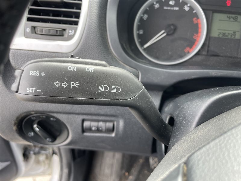 Škoda Roomster 1,4 MPi Klima ESP Tempomat, po - fotka 17 z 32