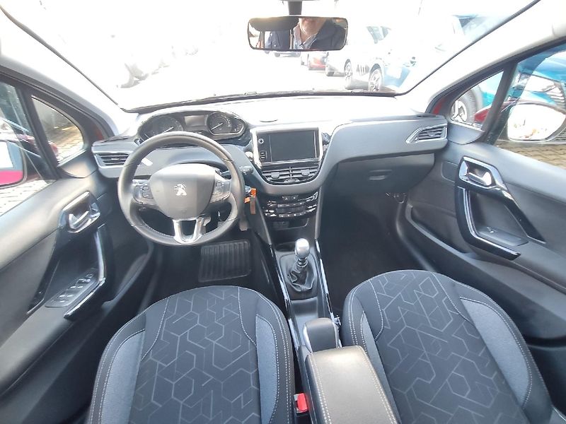 Peugeot 2008 (2019) ACTIVE 1.2 110k MAN6 1.majitel - fotka 2 z 26