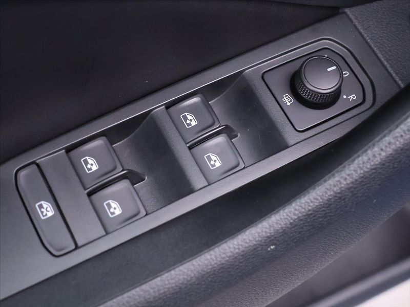 Škoda Kamiq 1,5 TSI 110kW DSG Style Kůže - fotka 16 z 41