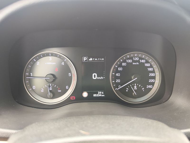 Hyundai Tucson 2.0 CRDI/136kW Premium DCT 4x4 - fotka 20 z 38