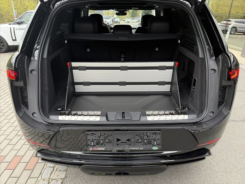 Land Rover Range Rover Sport (2026) 3,0 DYNAMIC SE D250 - fotka 38 z 40