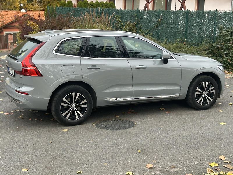 Volvo XC60 (2025) T6 RECHARGE PHEV 4WD ČR 1.maj  - fotka 18 z 46