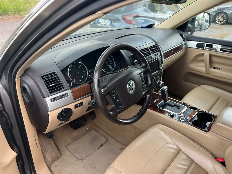 Volkswagen Touareg 3,0 TDi 165kw Tiptronic bez ko - fotka 8 z 10