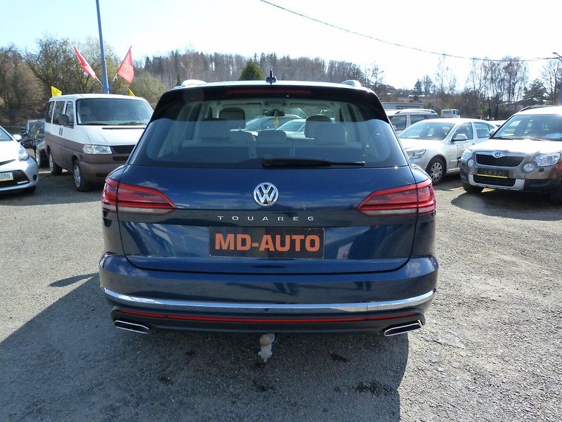 Volkswagen Touareg 3.0 TDI - fotka 6 z 42