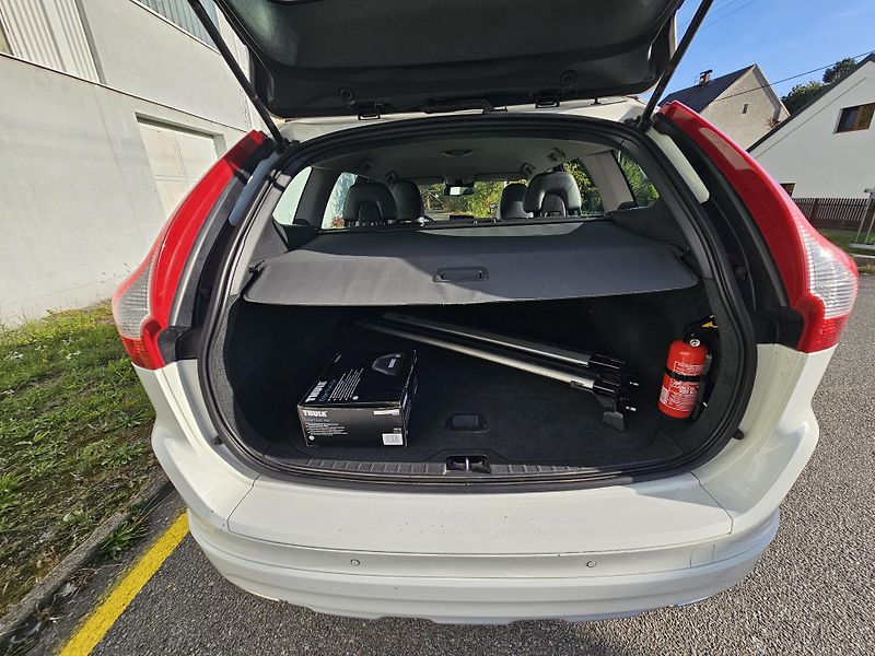 Volvo XC60 (2015) D4 AWD TAŽNÉ AUTOMAT - fotka 17 z 17