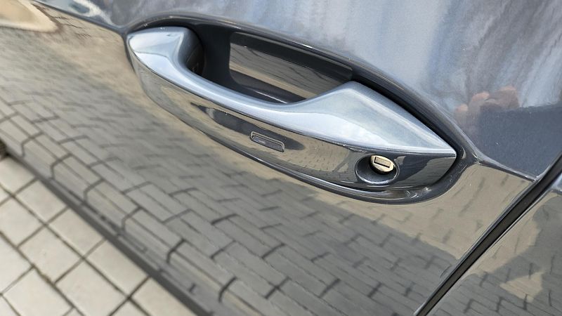 Volkswagen Golf (2023) GTI 2.0TSI 180kW DSG - fotka 8 z 36