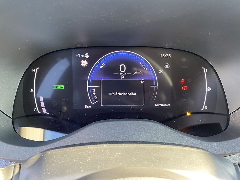 Toyota Yaris 1.5 Hybrid 116 CVT Style - fotka 17 z 24