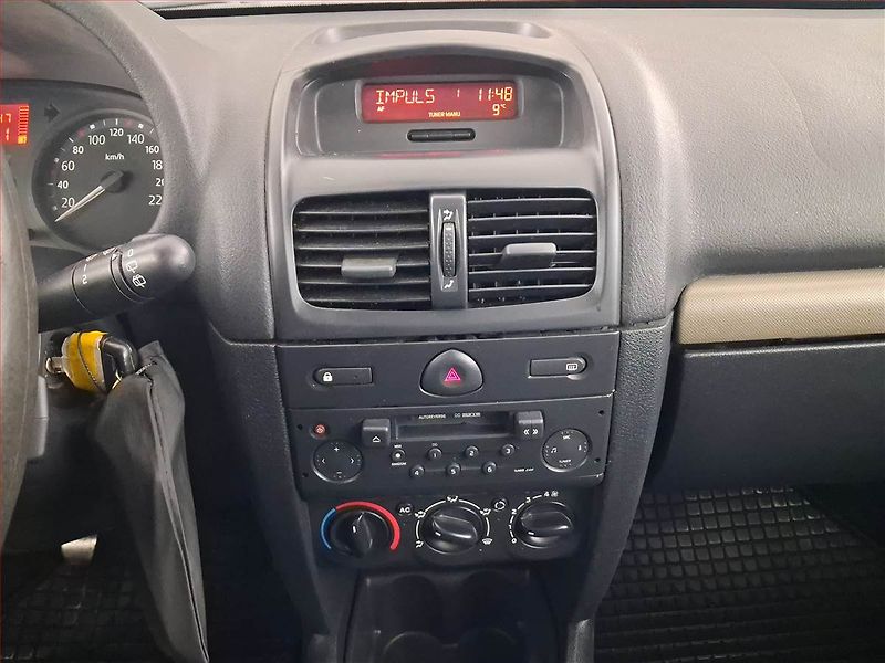 Renault Clio (2004) 1.5 dCi , po STK, Klima - fotka 12 z 16