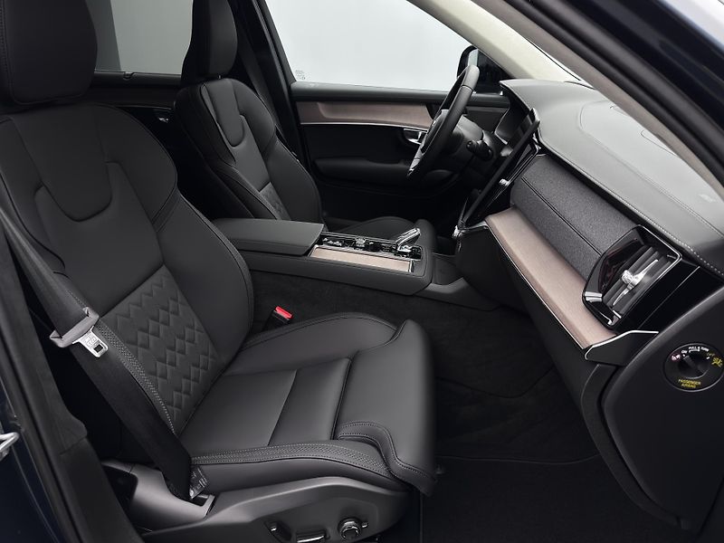 Volvo XC90 (2026) T8 AWD RECHARGE ULTRA DARK 7m - fotka 28 z 29