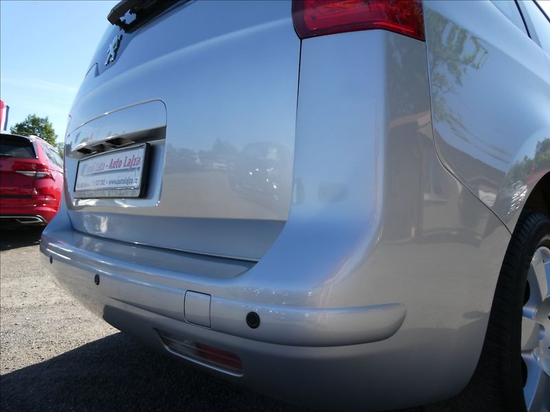 Peugeot 5008 1,6 16V 115kW Panorama,po serv - fotka 10 z 44
