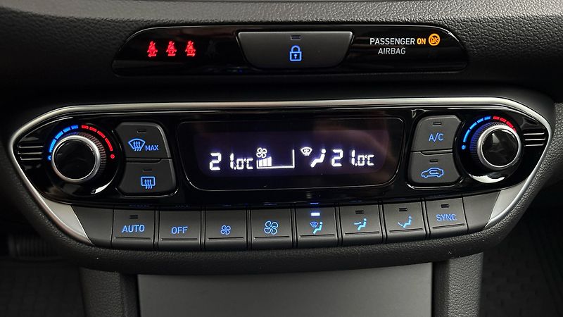 Hyundai i30 1.5 T-GDI AUT Style Kombi - fotka 13 z 29