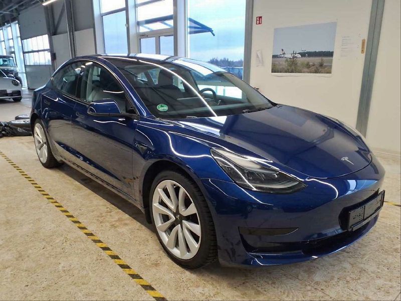 Tesla Model 3 (2023) Standard Range - fotografie inzerátu