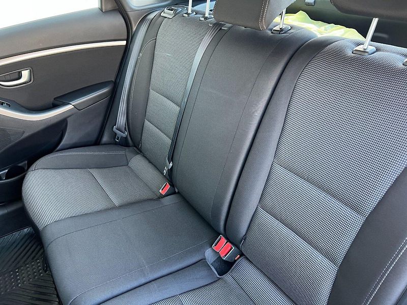 Hyundai i30 (2014) 1.4CVVT ČR+1.maj.! 2 sady kol! - fotka 17 z 24
