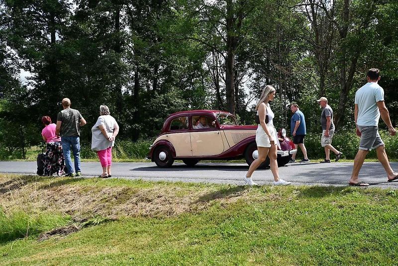 Přehlídka historie, noblesy, technických zajímavostí a unikátů. To byla Jízda Saši Kolowrata.