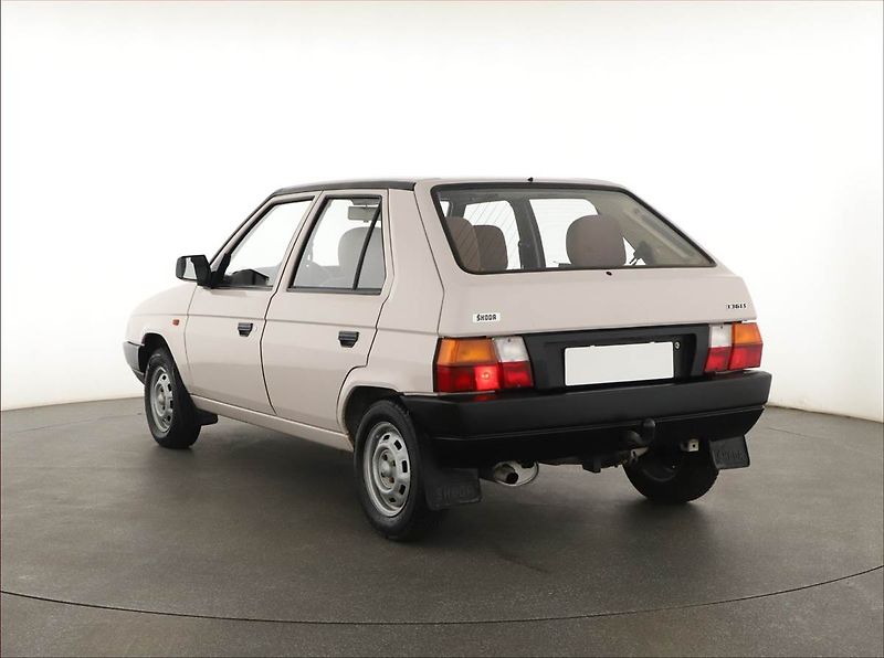 Škoda Favorit (1990) 1.3 136 , Serv.kniha - fotka 4 z 14