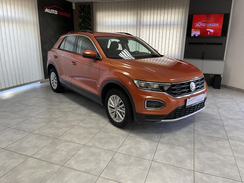 Volkswagen T-Roc 1.5 TSi 110 kW 6M REZERVACE  - fotka 1 z 27