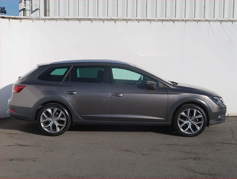 Seat Leon (2015) X-Perience 1.6 TDI, Navi - fotka 6 z 20