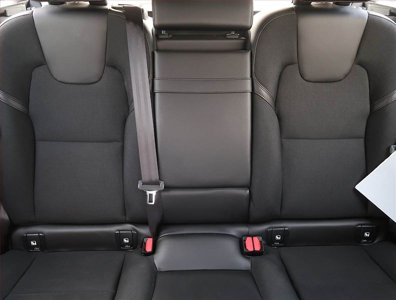 Volvo XC60 (2018) Momentum D4 AWD, 4X4,Automat - fotka 10 z 23