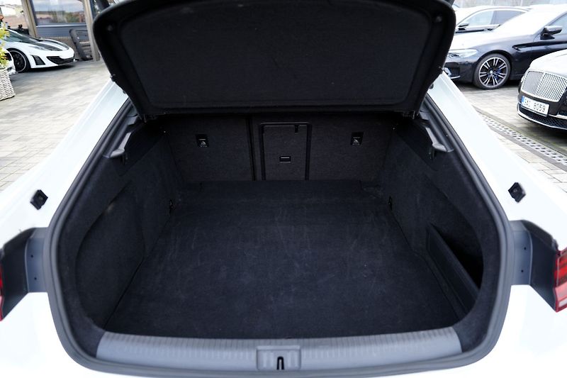 Volkswagen Arteon 2.0 TDI/4Motion/DSG/R-line - fotka 13 z 40