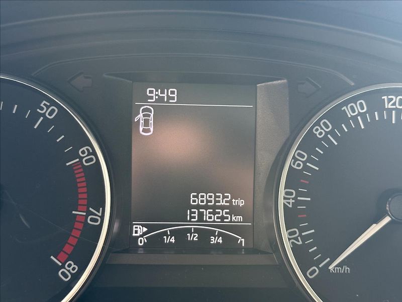 Škoda Rapid 1,2   TSI 81kW,SERVISKA,1.MAJI - fotka 10 z 18