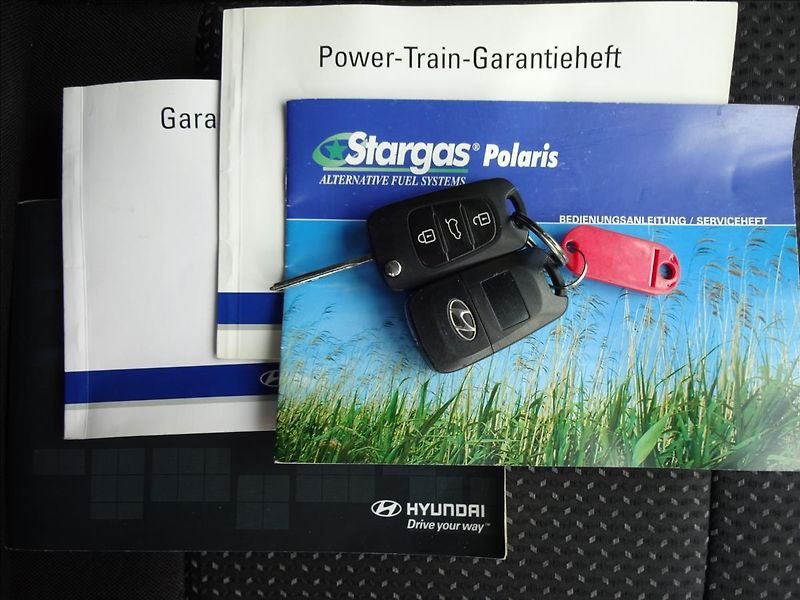 Hyundai i30 1,4i 16V 80kW LPG COMBI - fotka 42 z 46