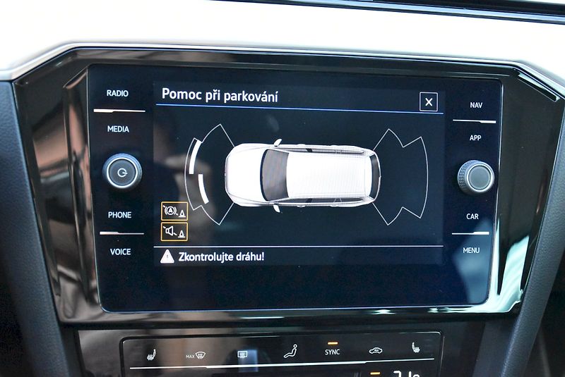 Volkswagen Passat (2021) COMBI ELEGANCE 1.5 TSI 110 kW - fotka 21 z 32