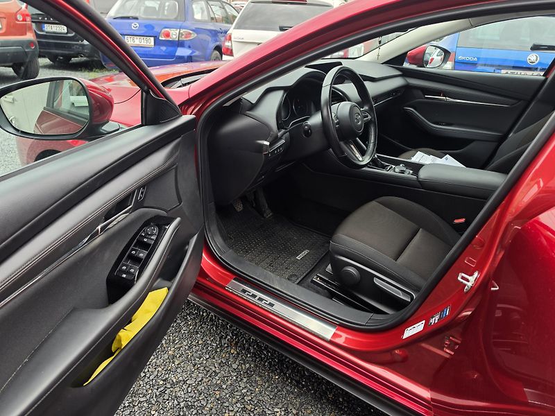 Mazda 3 2.0 i  E Skyactiv G kei  - fotka 15 z 19